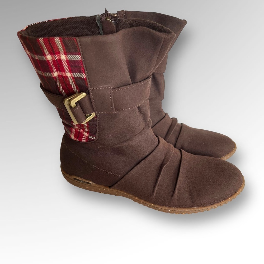 Patagonia Kula Buckle Espresso Plaid Performance Boots.
